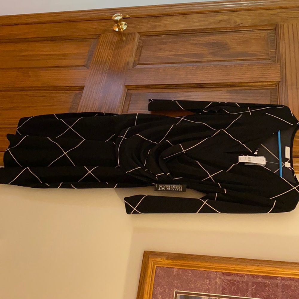 New York and company black/white dress.